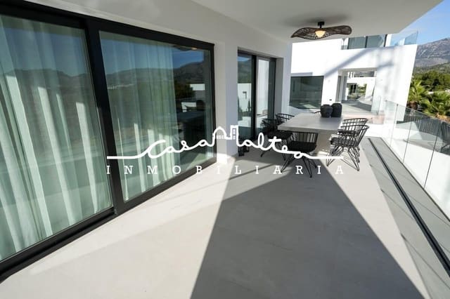 3 makuuhuone Huvila myytävänä paikassa Polop mukana uima-altaan 
autotalli - 810 000 € (Ref: 8869932)