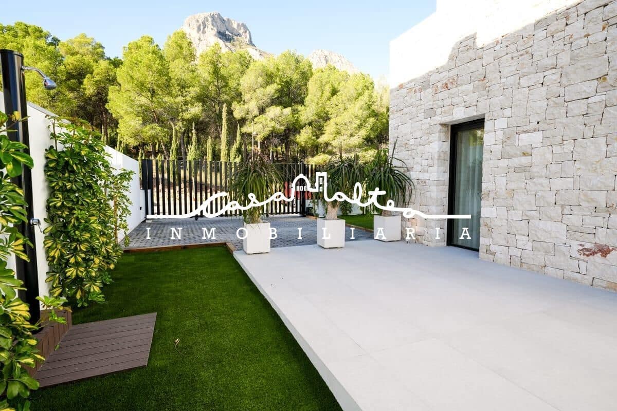 3 makuuhuone Huvila myytävänä paikassa Polop mukana uima-altaan 
autotalli - 810 000 € (Ref: 8869932)