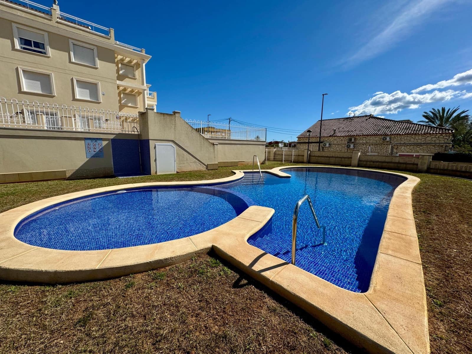 1 soveværelse Lejlighed til salg i Denia med swimmingpool garage - € 180.000 (Ref: 8869934)