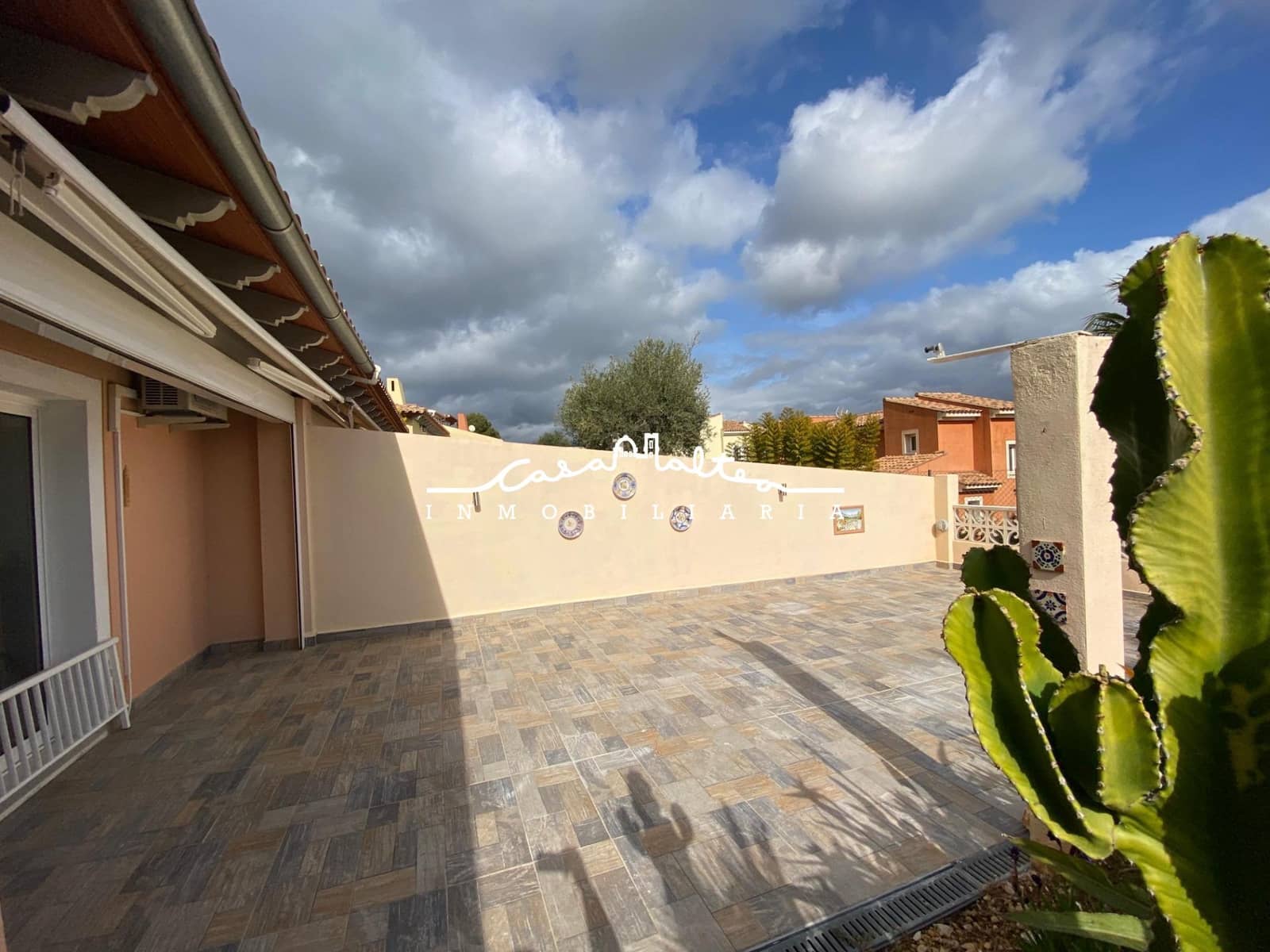 3 sypialnia Dom na sprzedaż w Polop z basenem garażem - 375 000 € (Ref: 8970527)