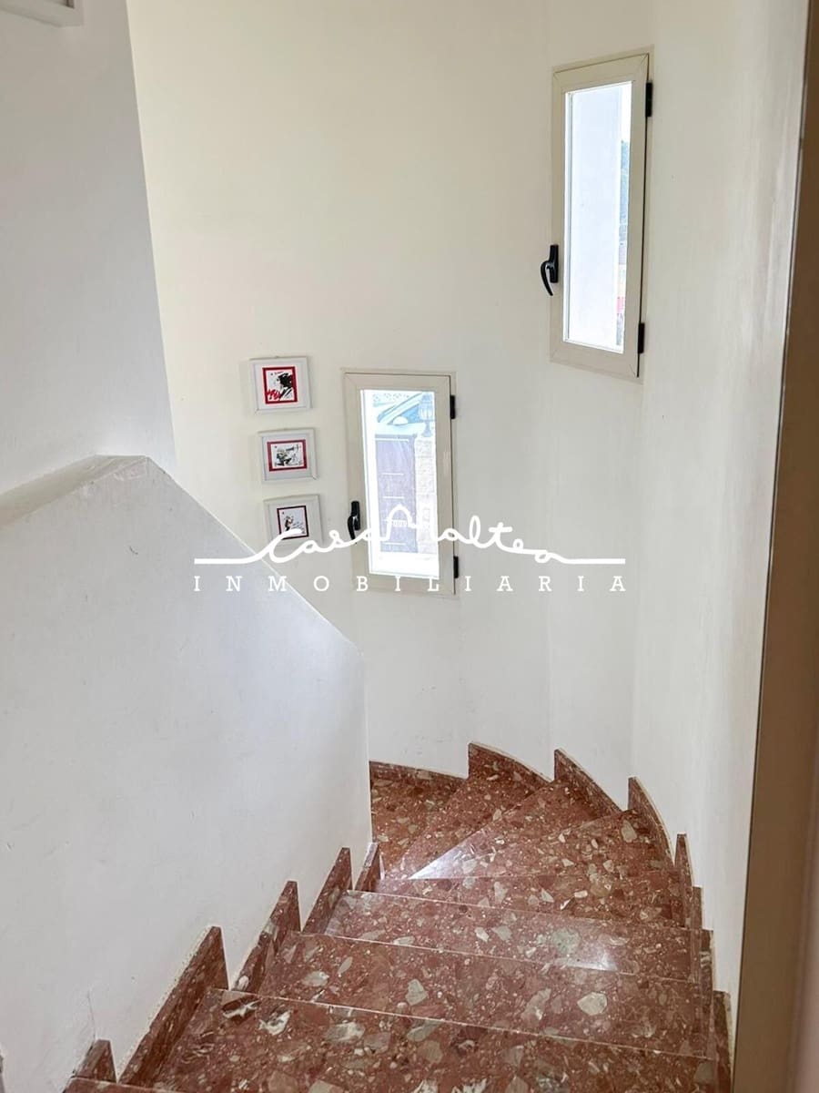 4 bedroom Villa for sale in Alfaz del Pi / L'Alfas del Pi - € 398,000 (Ref: 9100870)