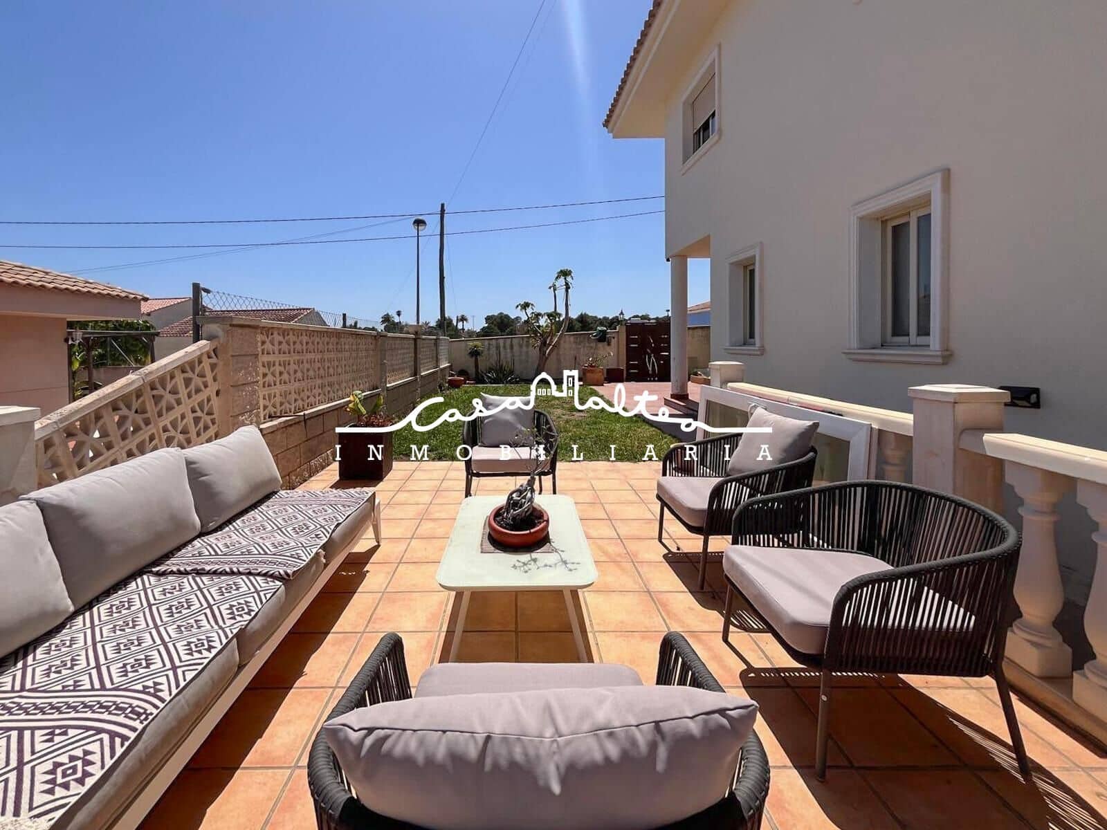 4 bedroom Villa for sale in Alfaz del Pi / L'Alfas del Pi - € 398,000 (Ref: 9100870)