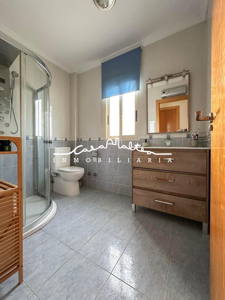 4 bedroom Villa for sale in Alfaz del Pi / L'Alfas del Pi - € 398,000 (Ref: 9100870)