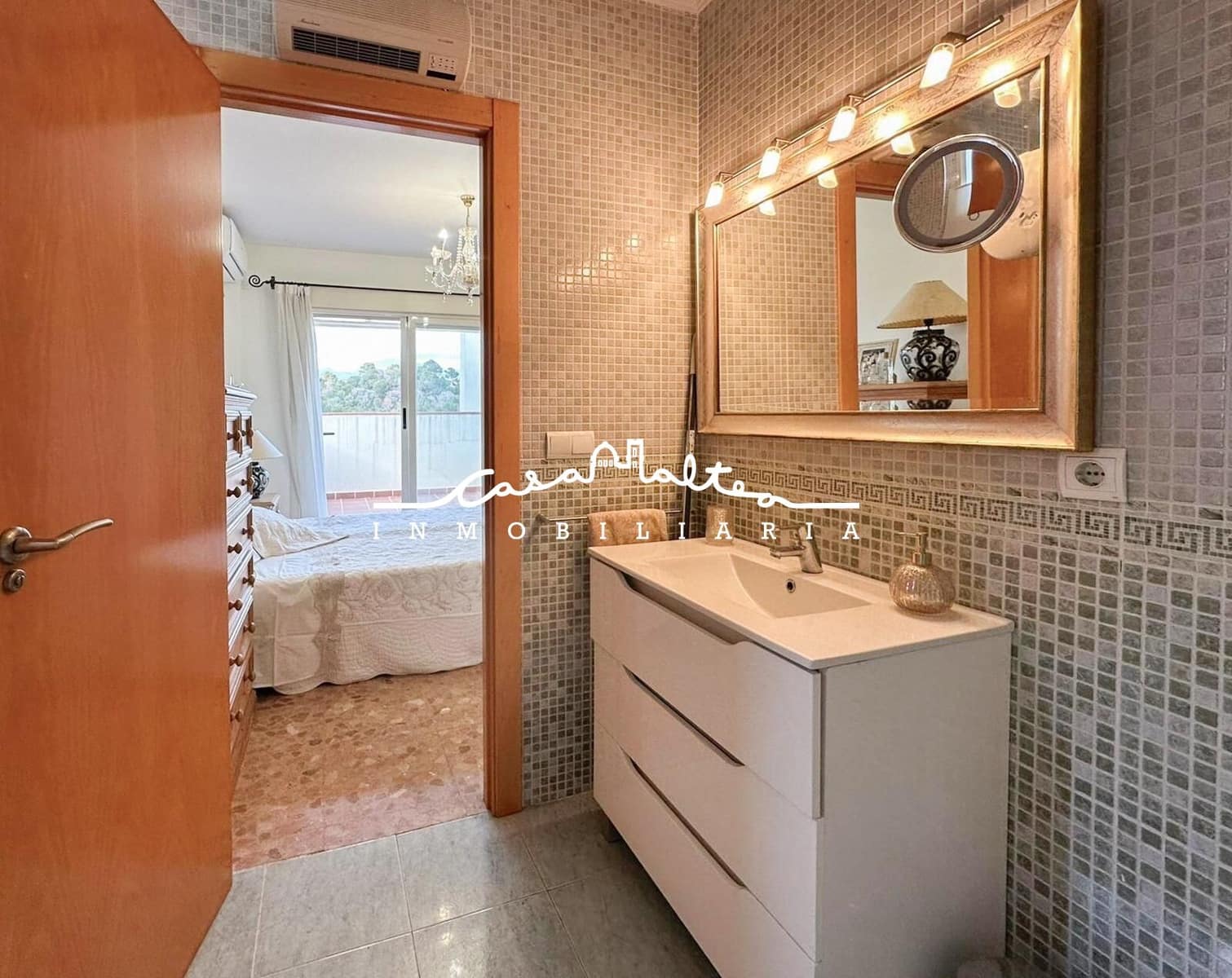 4 bedroom Villa for sale in Alfaz del Pi / L'Alfas del Pi - € 398,000 (Ref: 9100870)