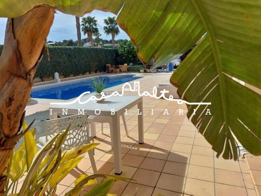 Chalet de 6 habitaciones en Alfaz del Pi / L'Alfàs del Pi en venta con piscina - 725.000 € (Ref: 9108860)