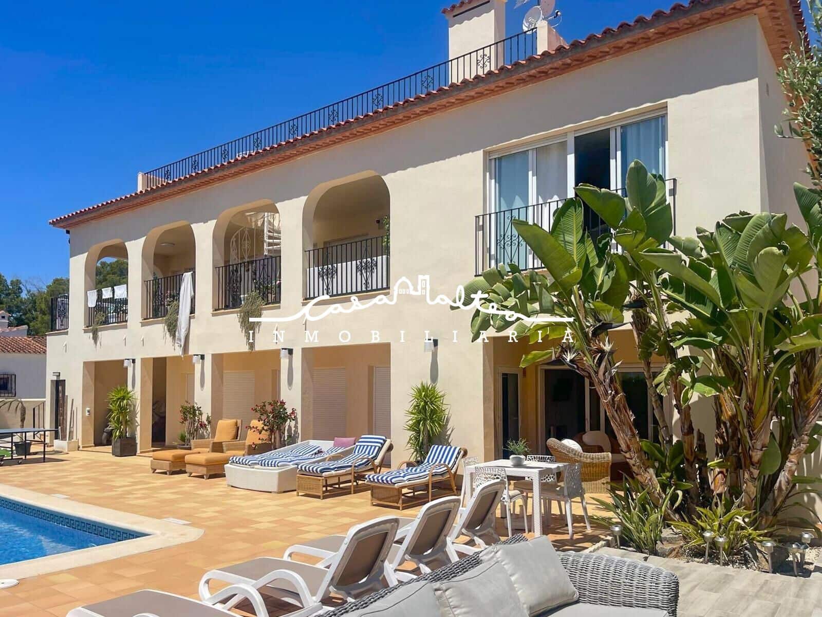 Chalet de 6 habitaciones en Alfaz del Pi / L'Alfàs del Pi en venta con piscina - 725.000 € (Ref: 9108860)