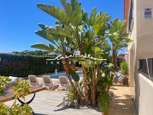 Chalet de 6 habitaciones en Alfaz del Pi / L'Alfàs del Pi en venta con piscina - 725.000 € (Ref: 9108860)