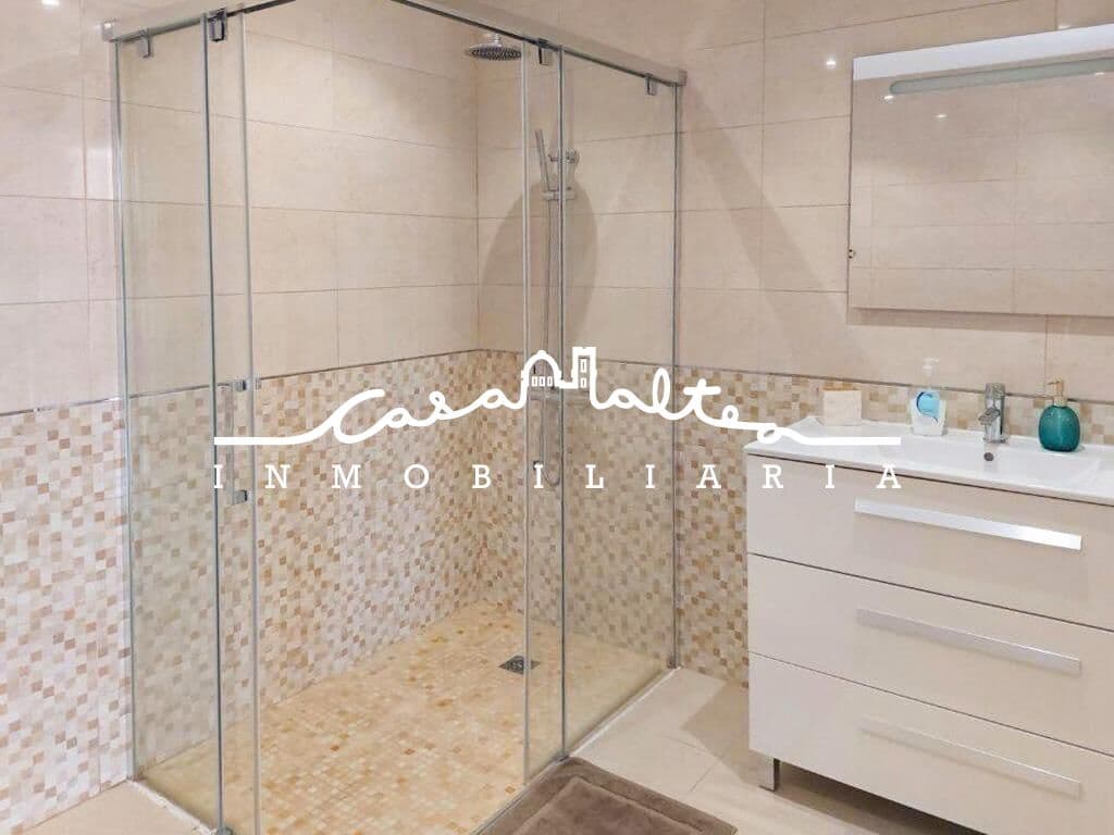 Chalet de 6 habitaciones en Alfaz del Pi / L'Alfàs del Pi en venta con piscina - 725.000 € (Ref: 9108860)