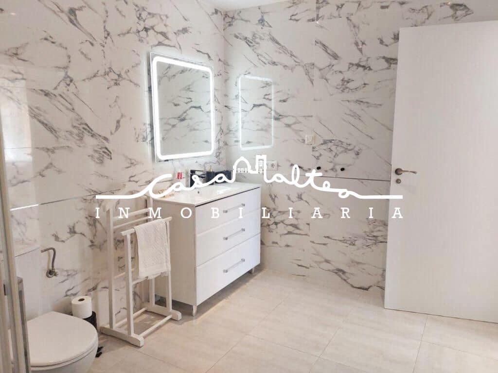 Chalet de 6 habitaciones en Alfaz del Pi / L'Alfàs del Pi en venta con piscina - 725.000 € (Ref: 9108860)