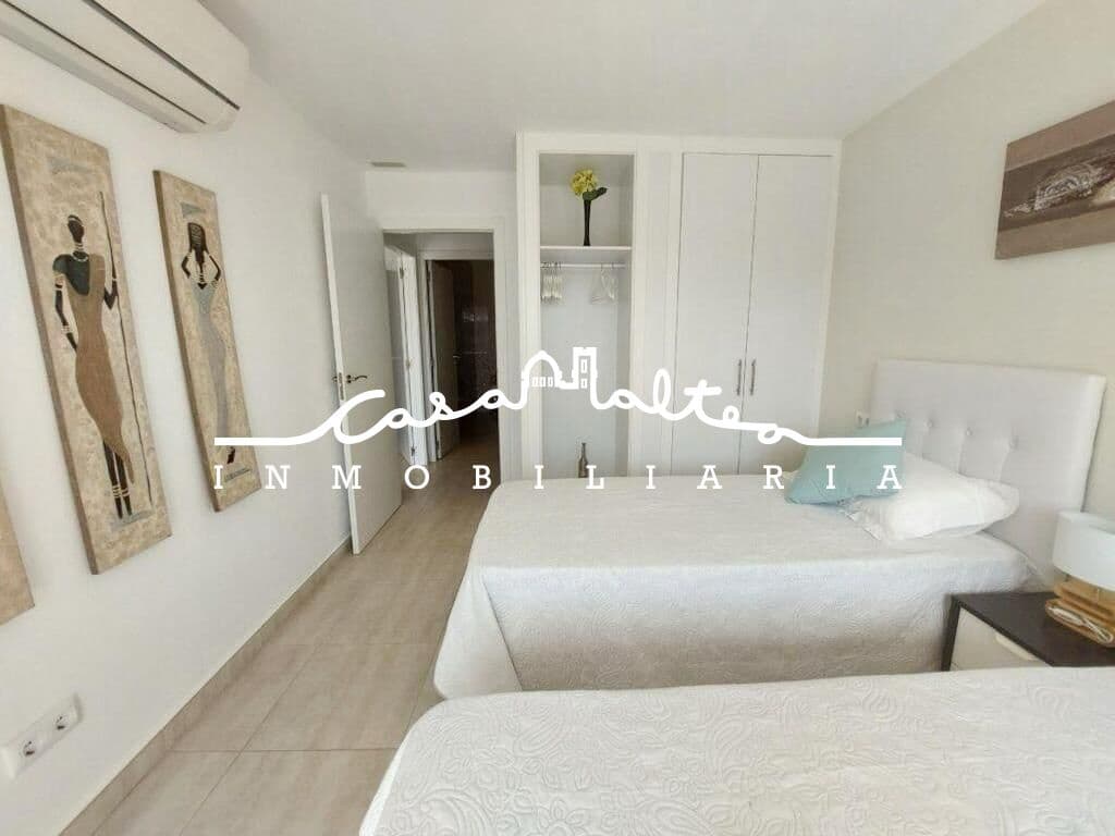 Chalet de 6 habitaciones en Alfaz del Pi / L'Alfàs del Pi en venta con piscina - 725.000 € (Ref: 9108860)