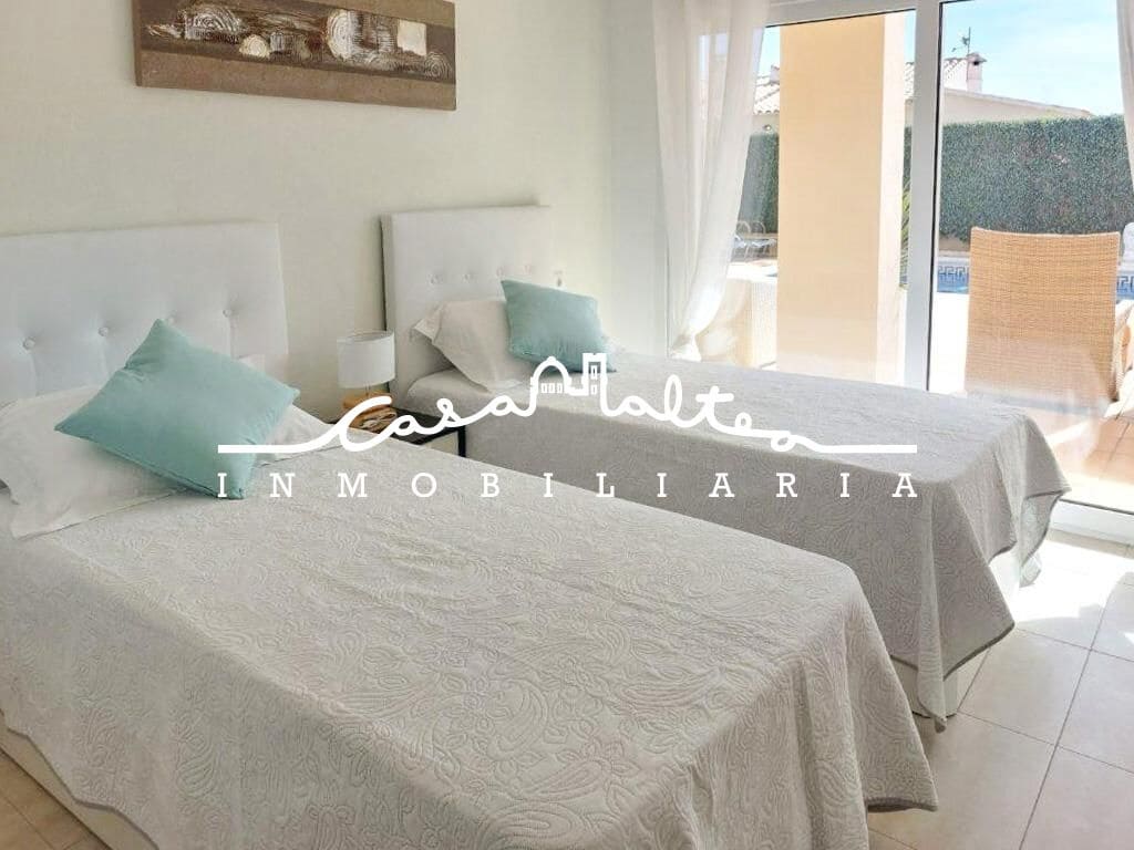 Chalet de 6 habitaciones en Alfaz del Pi / L'Alfàs del Pi en venta con piscina - 725.000 € (Ref: 9108860)