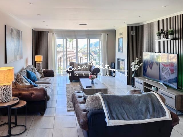 Chalet de 6 habitaciones en Alfaz del Pi / L'Alfàs del Pi en venta con piscina - 725.000 € (Ref: 9108860)