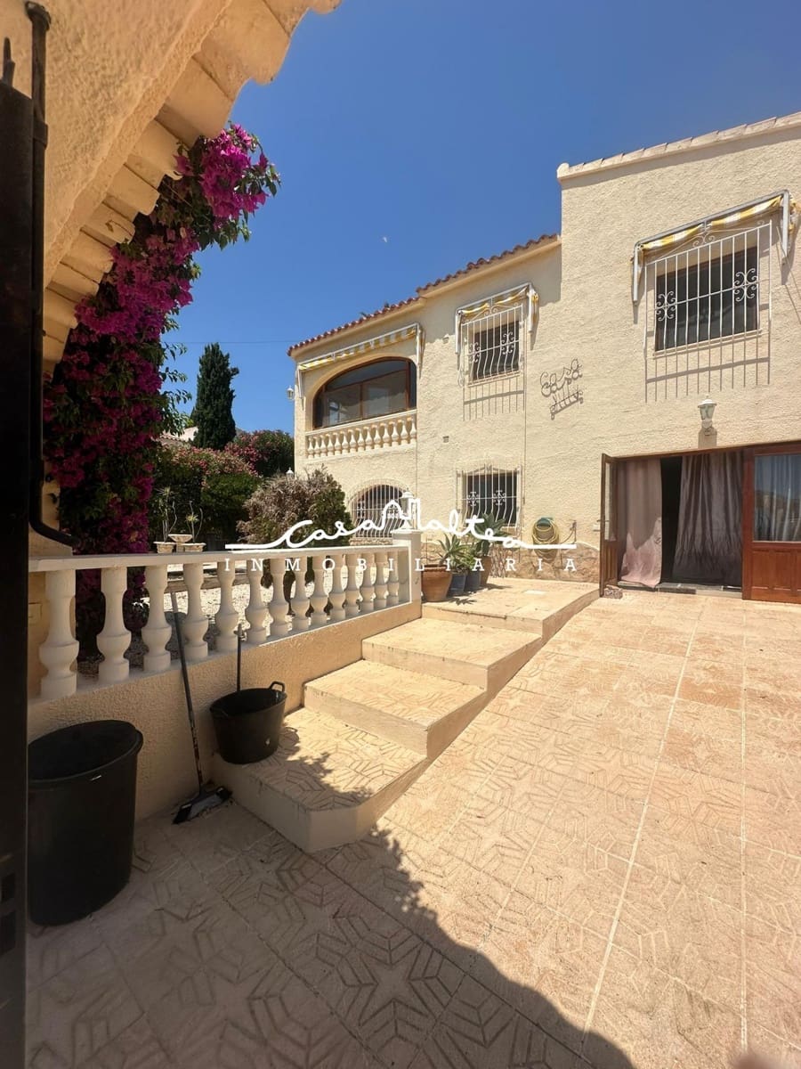 Chalet de 4 habitaciones en Calpe / Calp en venta - 485.000 € (Ref: 9177341)