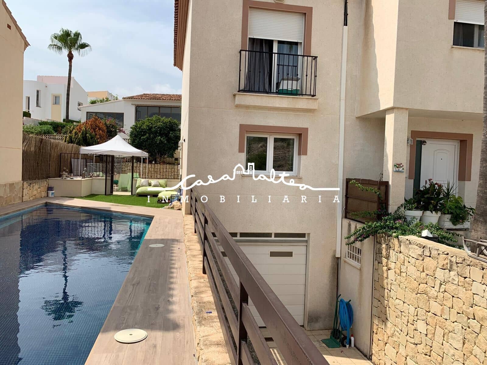 4 soveværelse Rækkehus til salg i Alfaz del Pi / L'Alfas del Pi med swimmingpool garage - € 398.000 (Ref: 9185617)