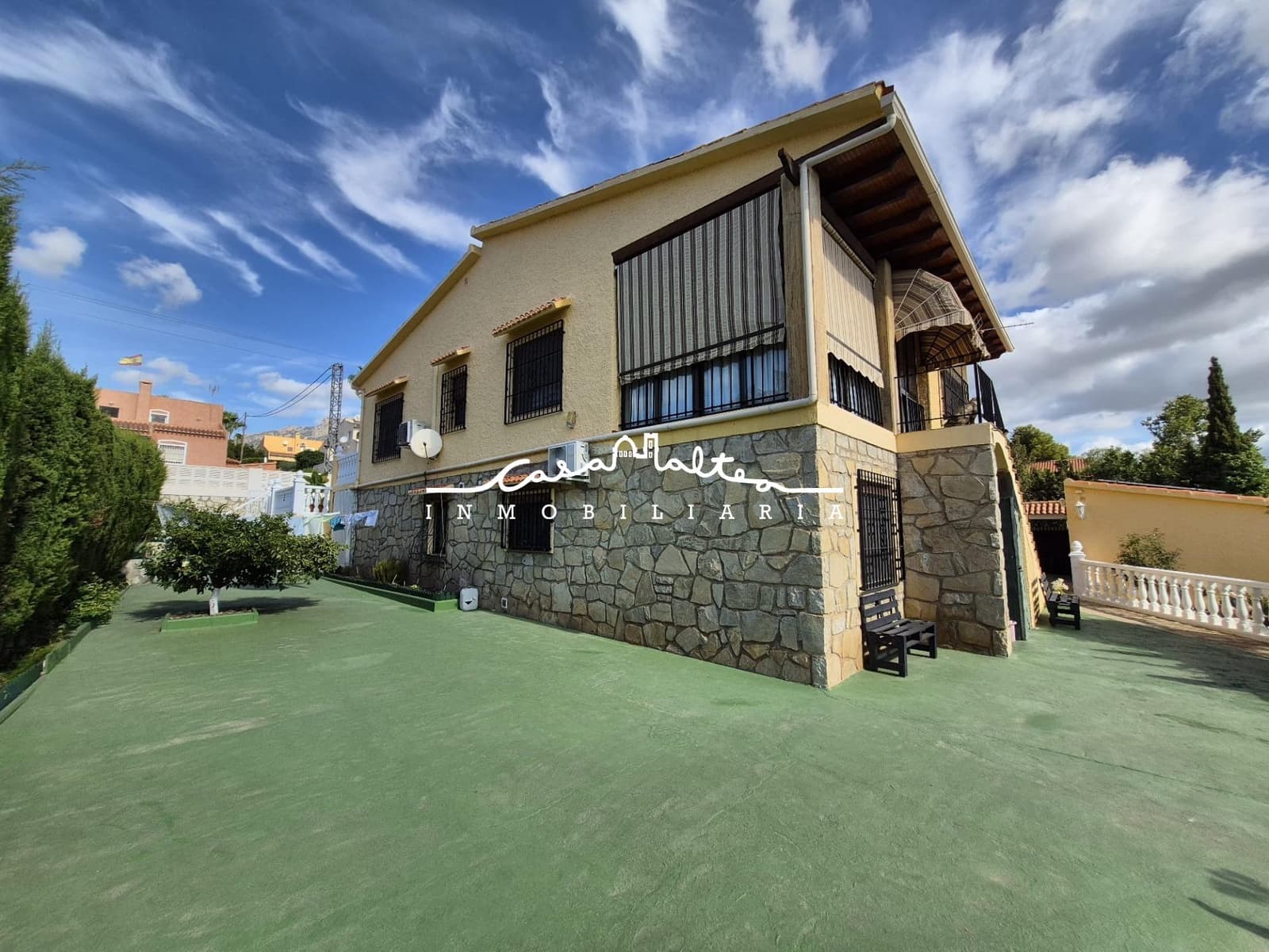 5 soveværelse Villa til salg i La Nucia med swimmingpool garage - € 625.000 (Ref: 9226891)