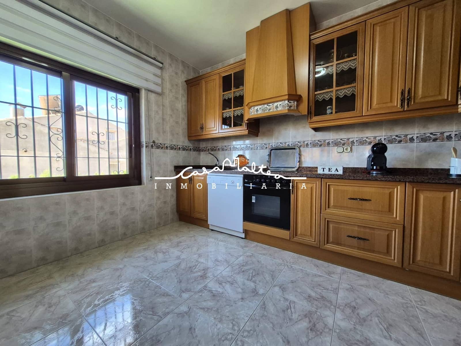 5 soveværelse Villa til salg i La Nucia med swimmingpool garage - € 625.000 (Ref: 9226891)