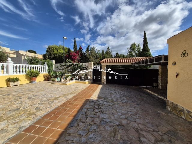 5 soveværelse Villa til salg i La Nucia med swimmingpool garage - € 625.000 (Ref: 9226891)