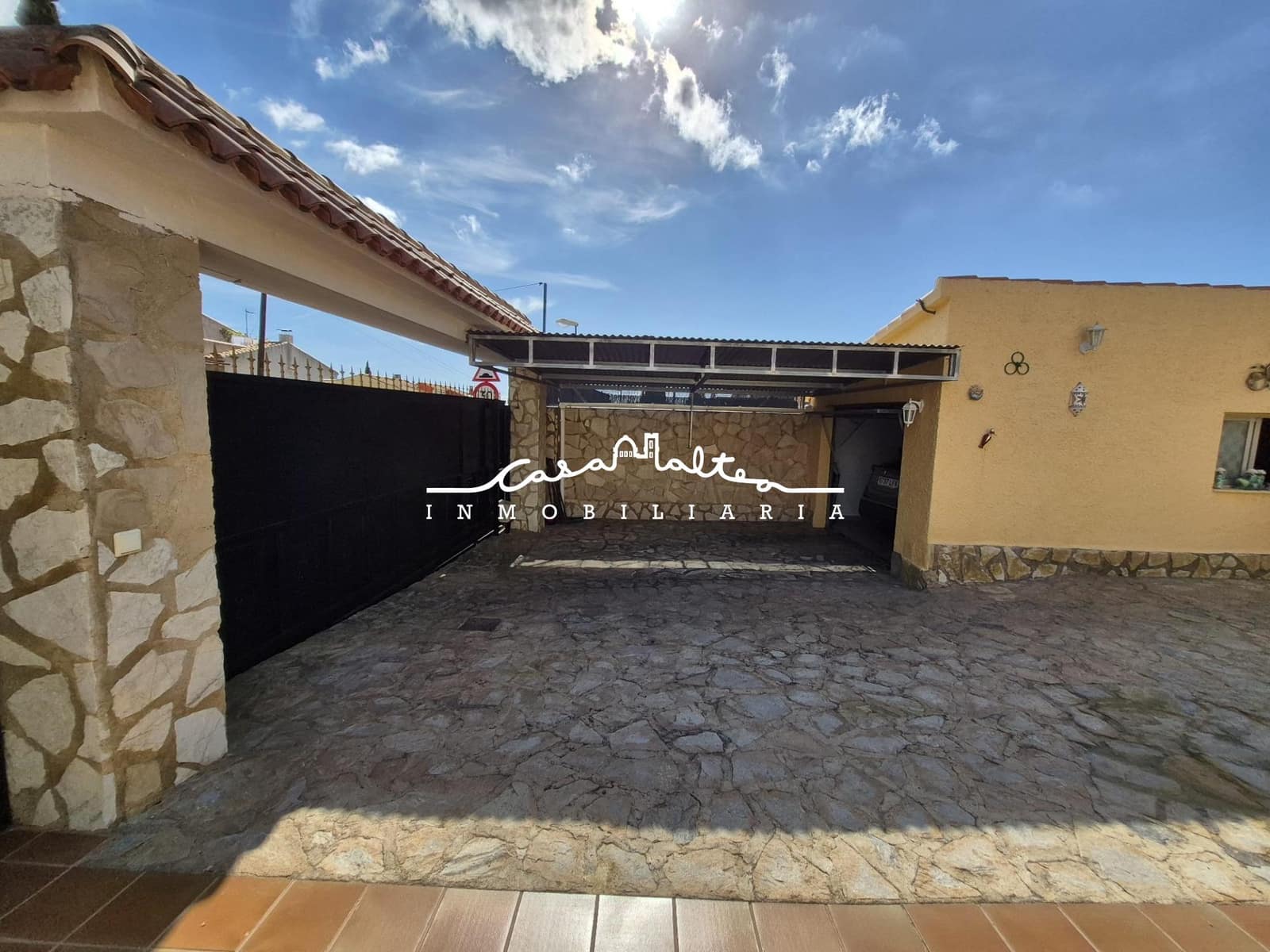 Chalet de 5 habitaciones en La Nucia en venta con piscina garaje - 625.000 € (Ref: 9226891)