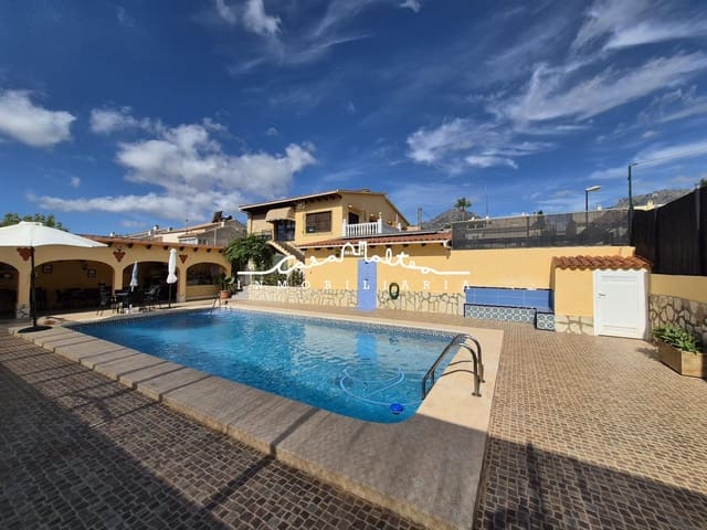 Chalet de 5 habitaciones en La Nucia en venta con piscina garaje - 625.000 € (Ref: 9226891)