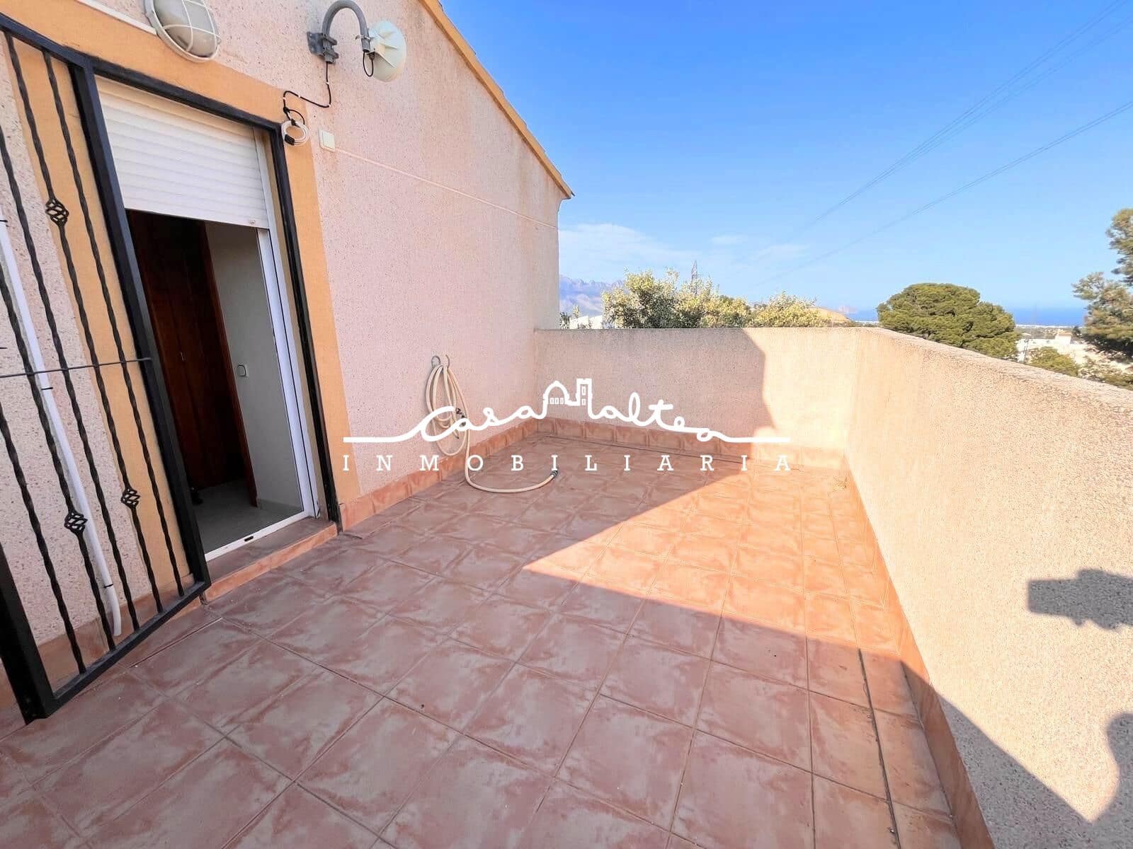 3 bedroom Villa for sale in Polop with pool - € 250,000 (Ref: 9264689)