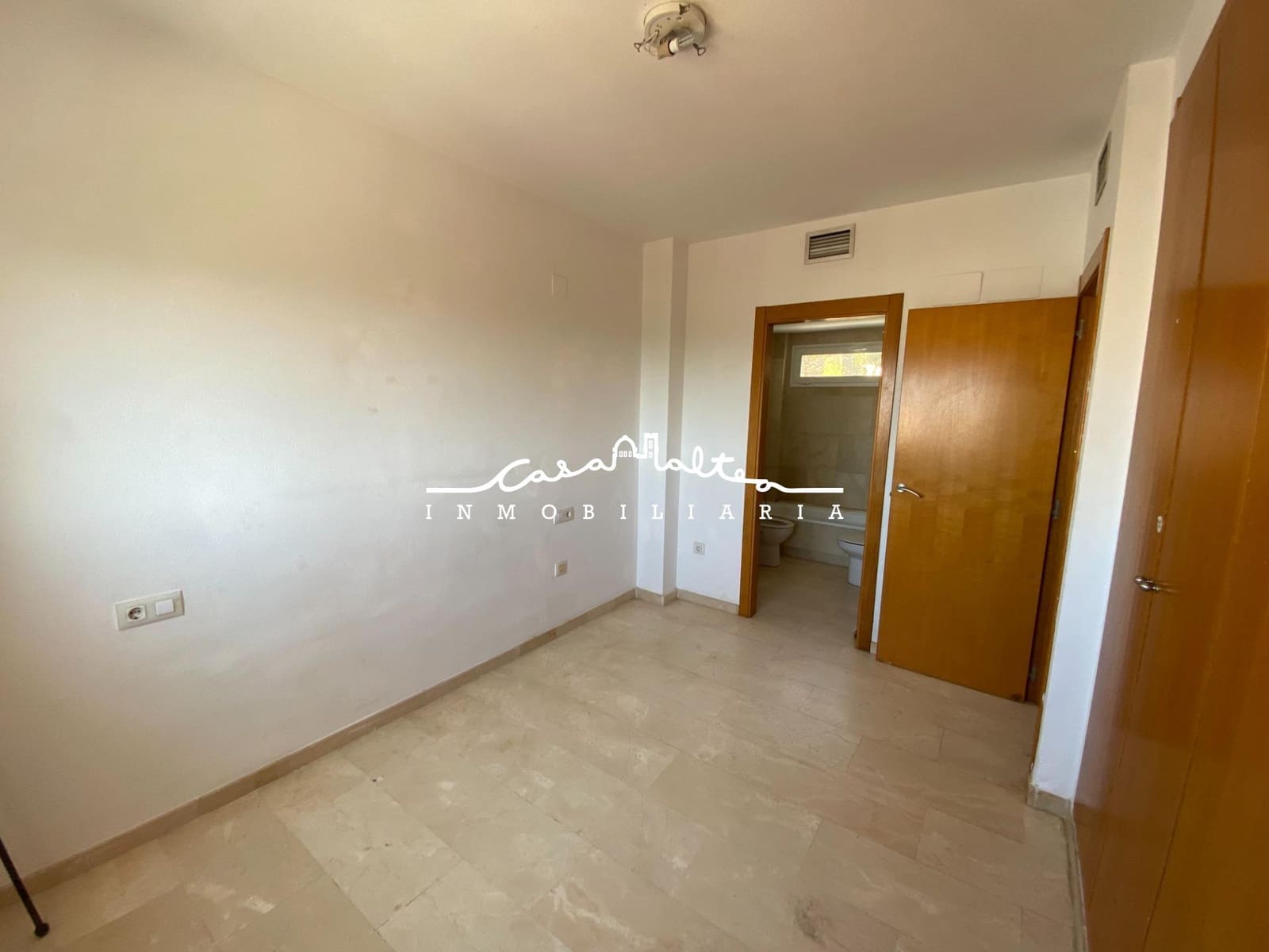 Chalet de 4 habitaciones en La Nucia en venta - 330.000 € (Ref: 9276487)