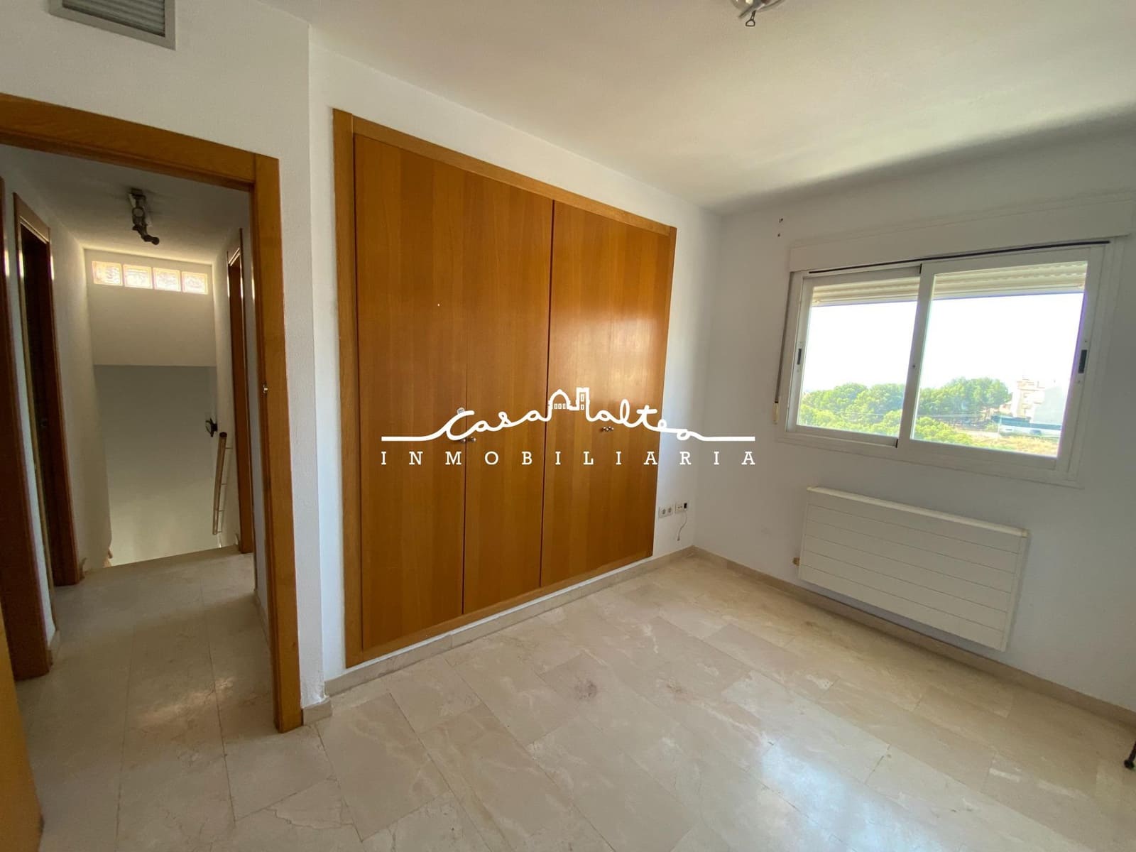 Chalet de 4 habitaciones en La Nucia en venta - 330.000 € (Ref: 9276487)