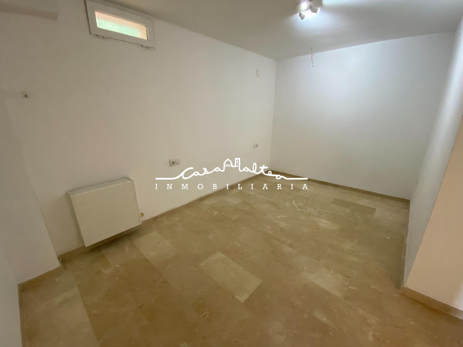 Chalet de 4 habitaciones en La Nucia en venta - 330.000 € (Ref: 9276487)