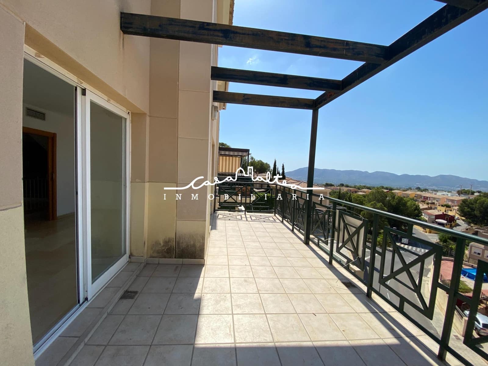 Chalet de 4 habitaciones en La Nucia en venta - 330.000 € (Ref: 9276487)