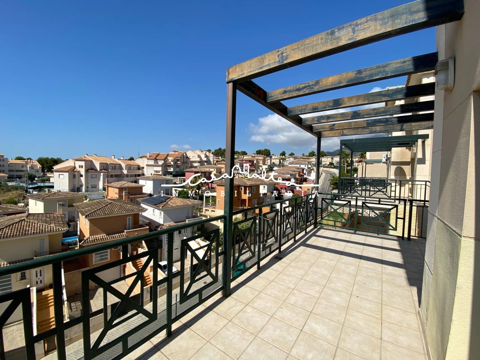 Chalet de 4 habitaciones en La Nucia en venta - 330.000 € (Ref: 9276487)