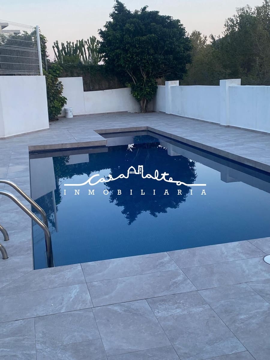 3 Zimmer Reihenhaus zu verkaufen in Calpe / Calp mit Pool - 280.000 € (Ref: 9311051)