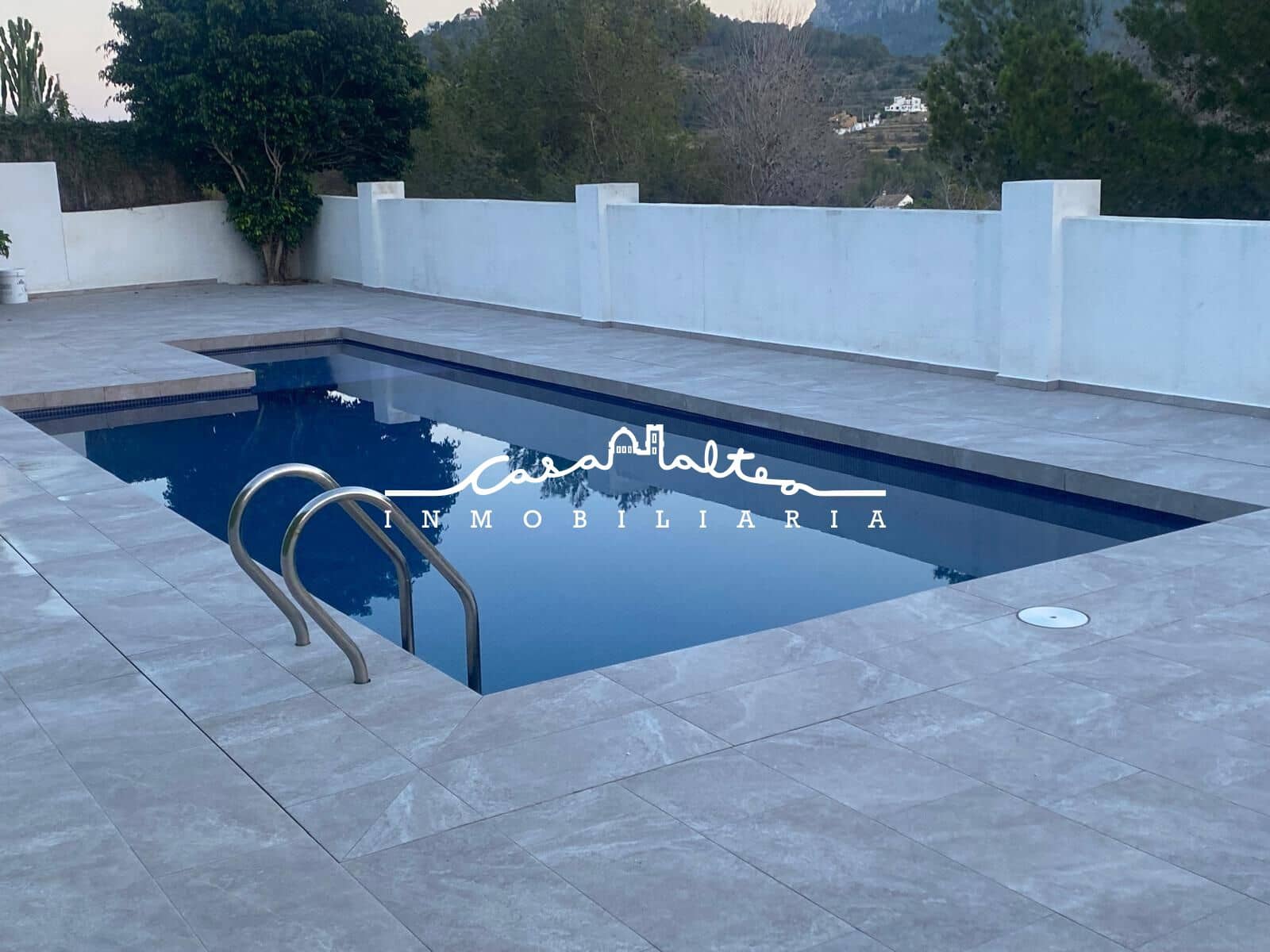 3 Zimmer Reihenhaus zu verkaufen in Calpe / Calp mit Pool - 280.000 € (Ref: 9311051)