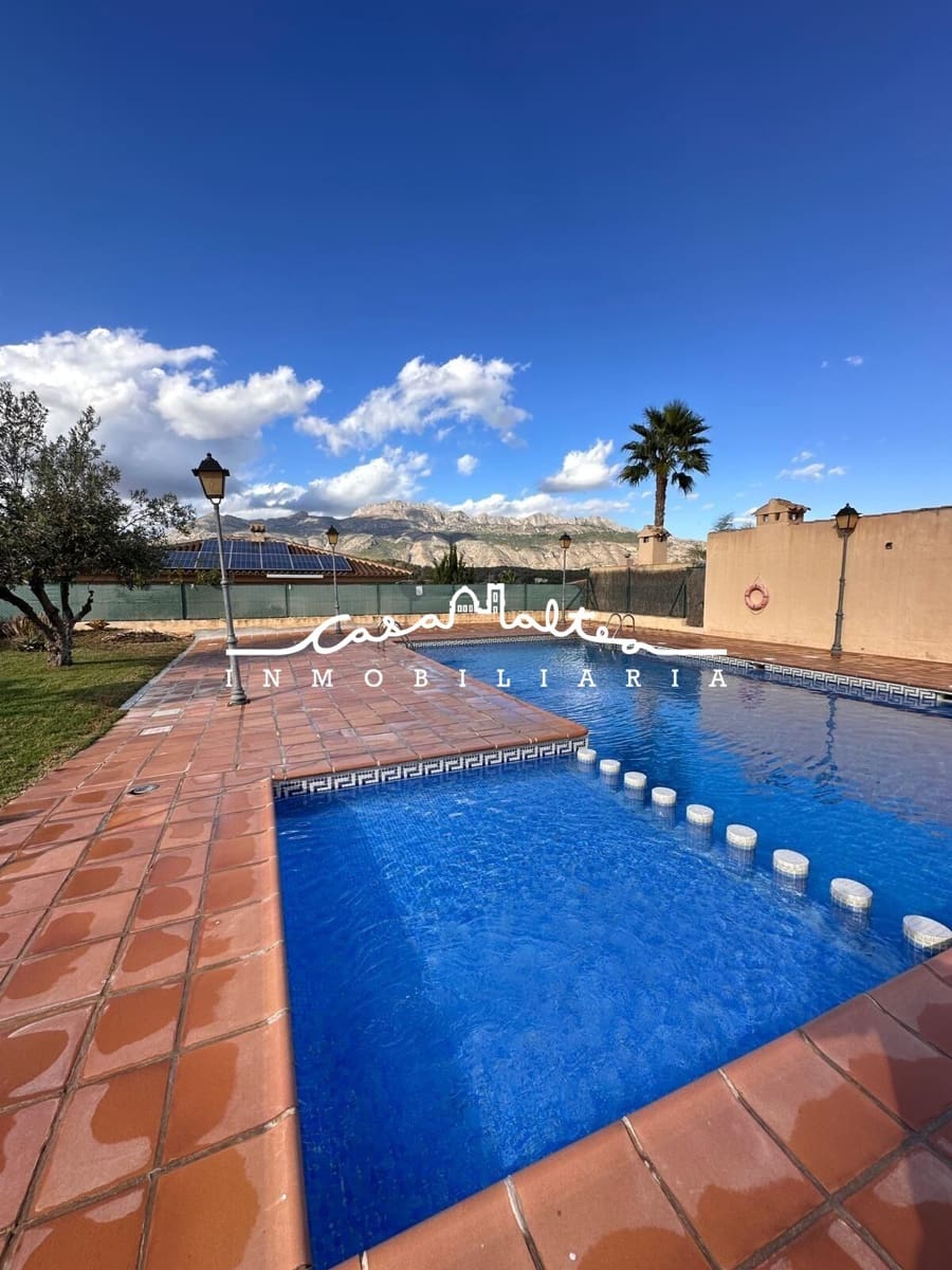 5 soveværelse Rækkehus til salg i La Nucia - € 323.000 (Ref: 9356000)