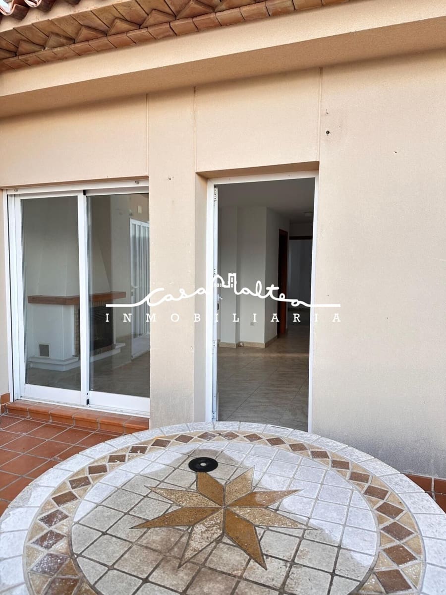 5 soveværelse Rækkehus til salg i La Nucia - € 323.000 (Ref: 9356000)