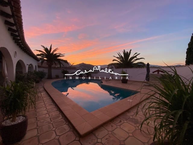 8 quarto Moradia para venda em Calpe / Calp com piscina - 790 000 € (Ref: 9408077)