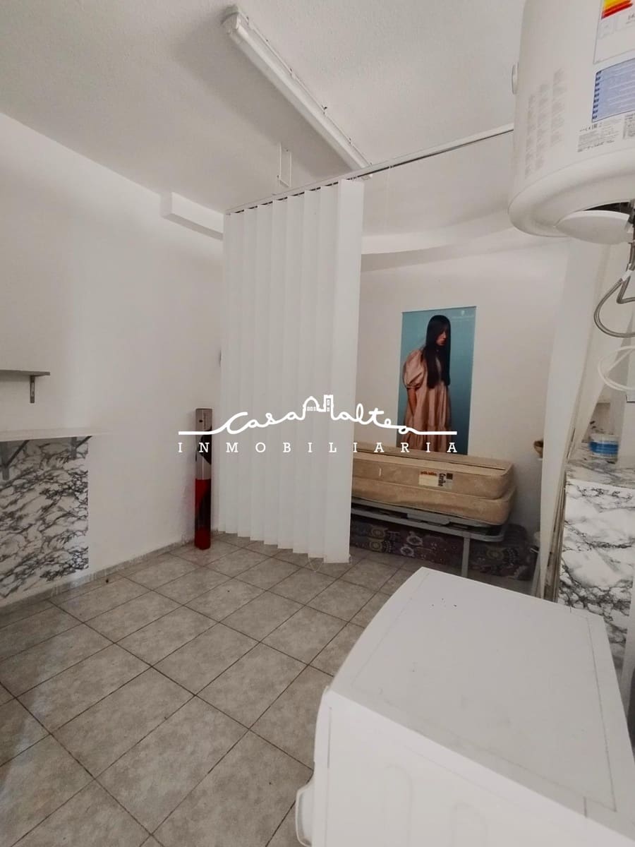 Commercial for sale in Benidorm - € 189,000 (Ref: 9431164)