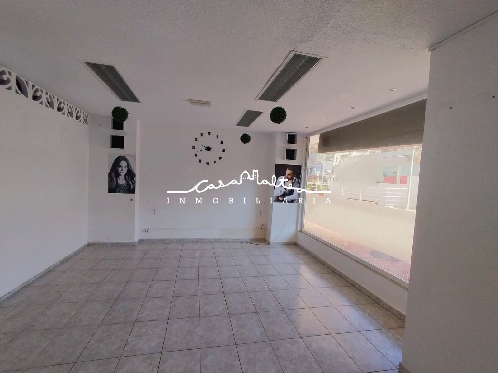 Commercial for sale in Benidorm - € 189,000 (Ref: 9431164)