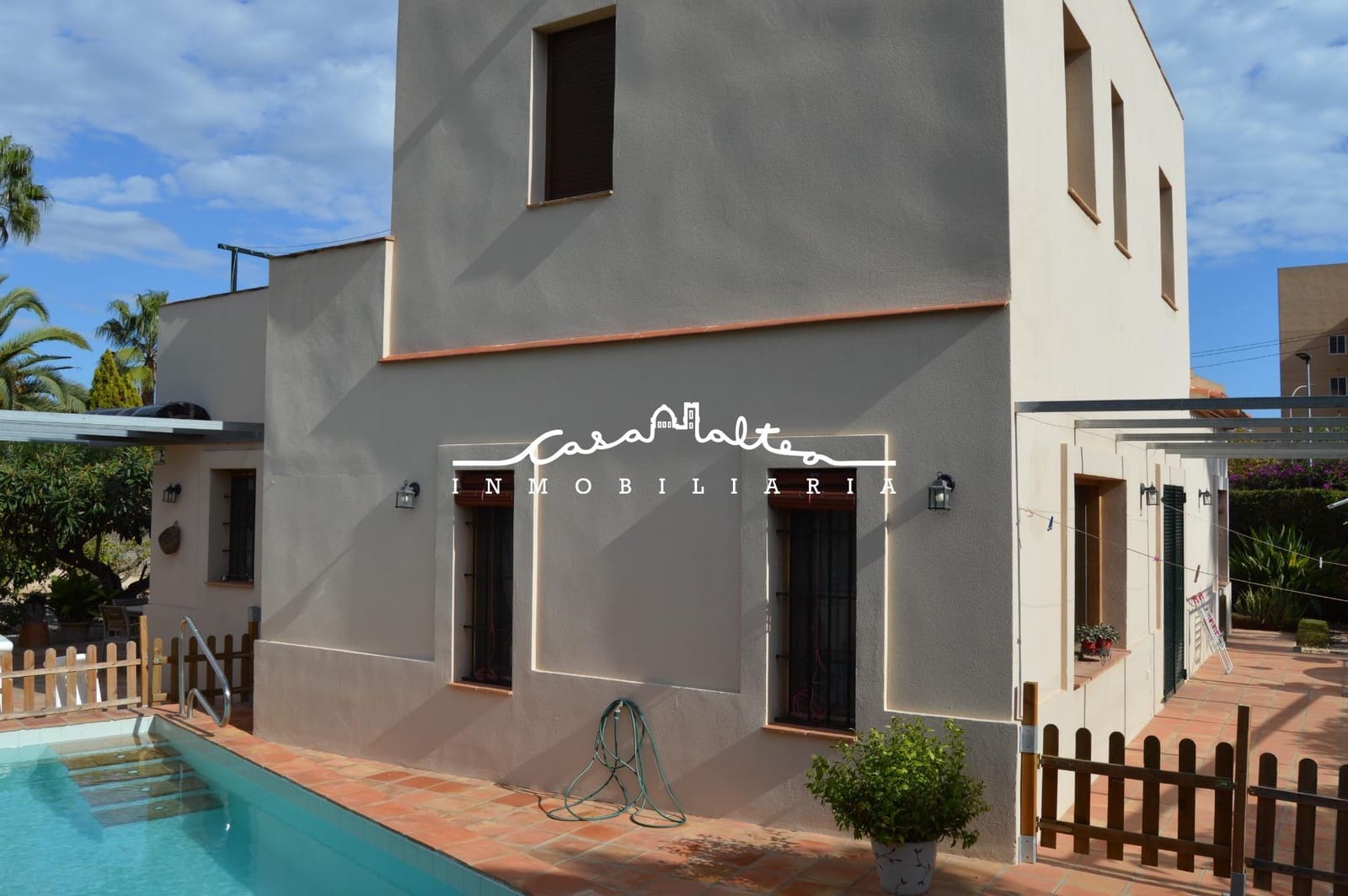 3 makuuhuone Huvila vuokrattavana paikassa Albir mukana uima-altaan - 2 500 € (Ref: 9446595)