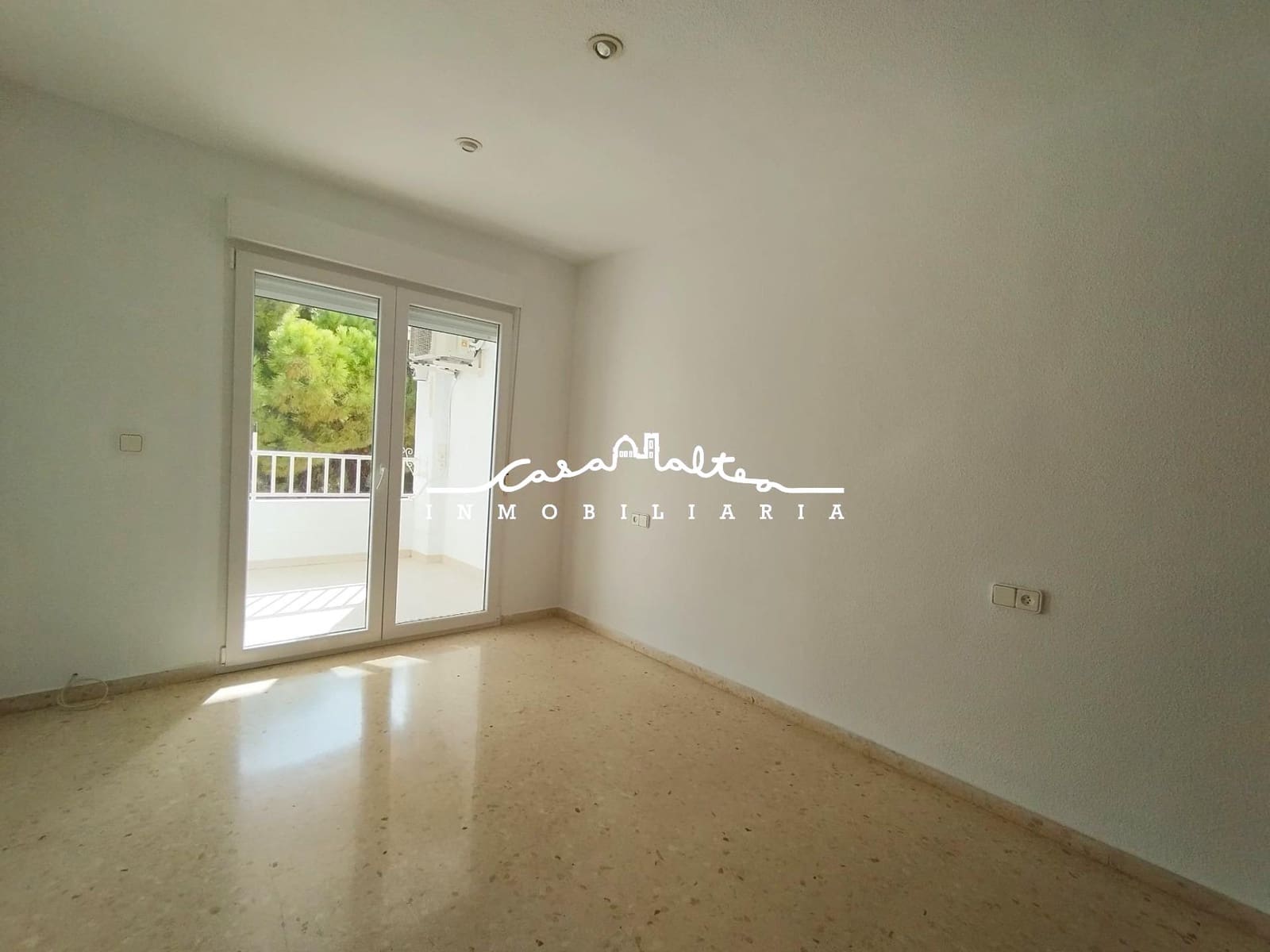 2 bedroom Flat for rent in Altea with pool garage - € 1,000 (Ref: 9456476)