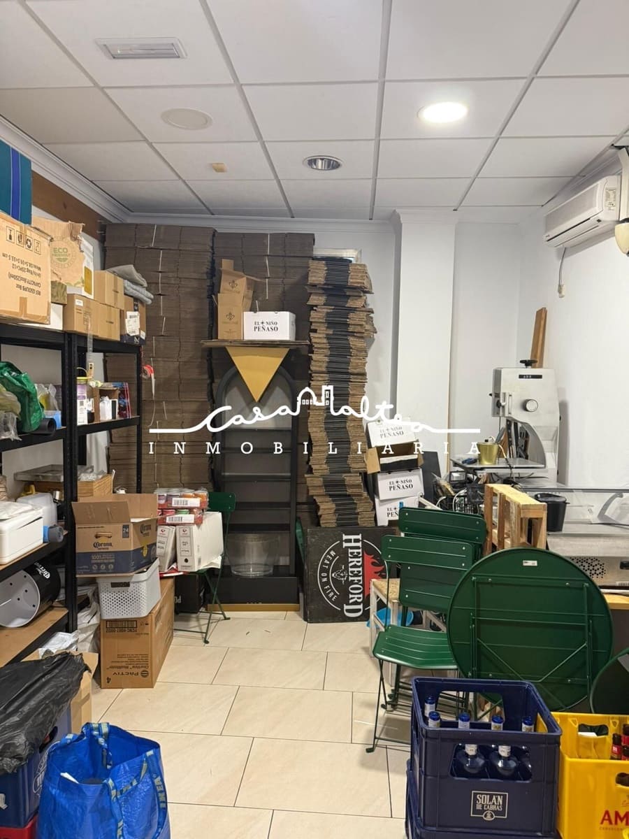 Commercial for rent in Altea - € 850 (Ref: 9504455)