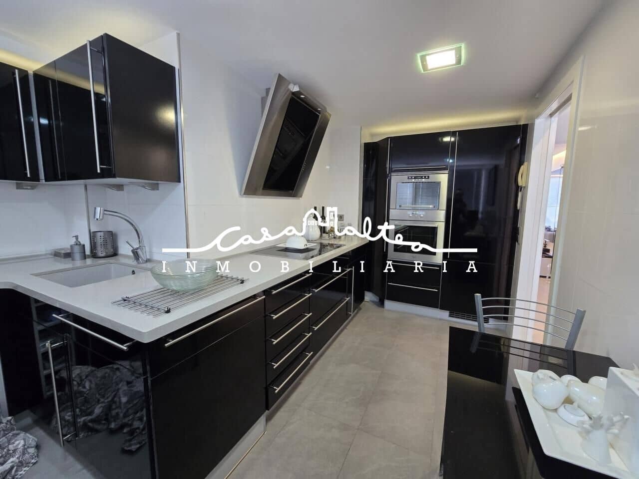 2 bedroom Apartment for sale in Altea with pool - € 698,000 (Ref: 9504457)