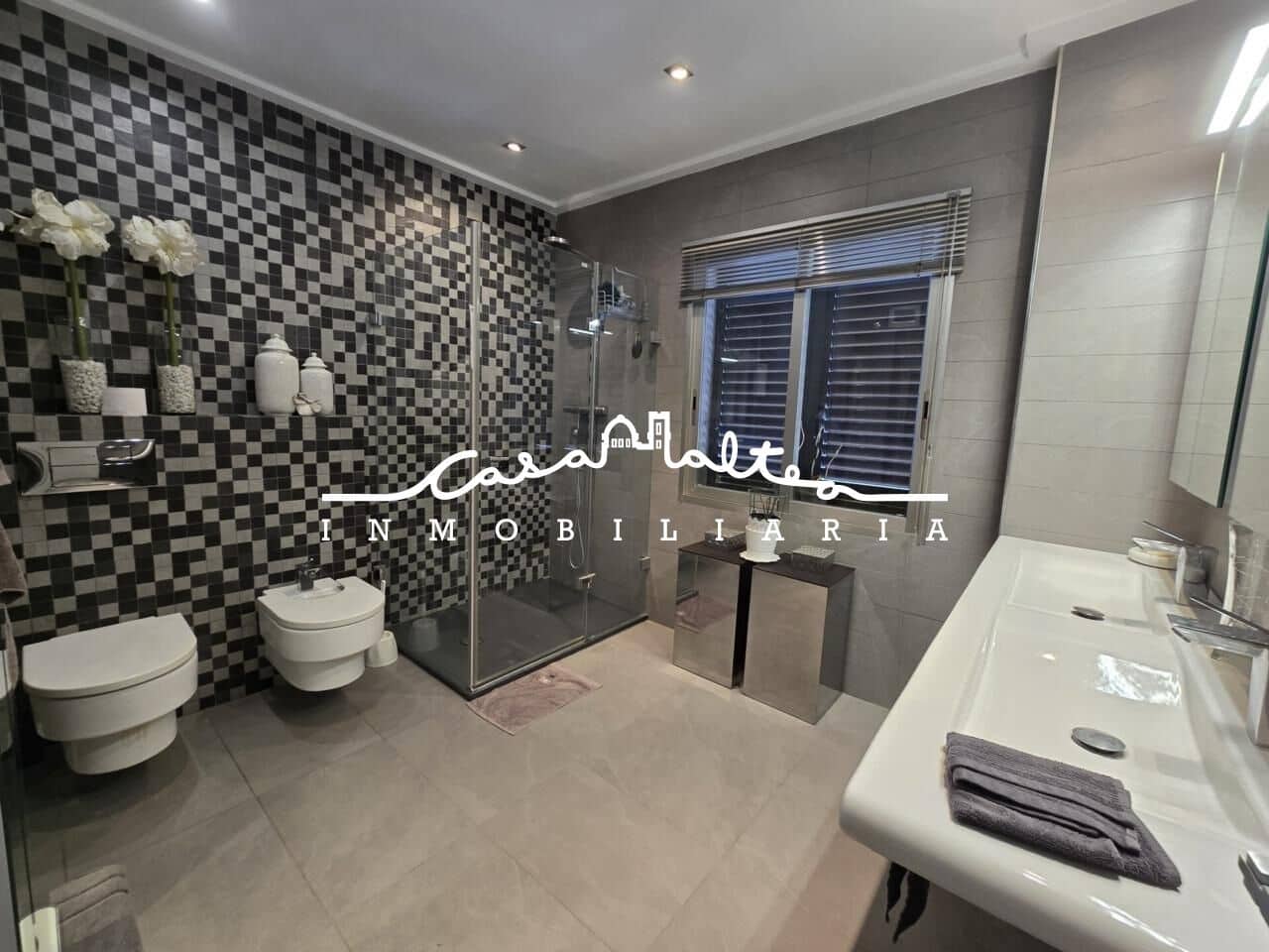 2 bedroom Apartment for sale in Altea with pool - € 698,000 (Ref: 9504457)