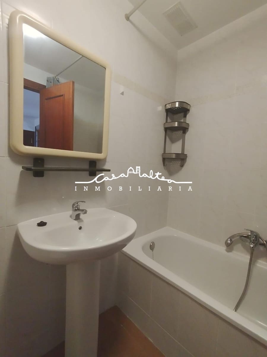 2 soverom Leilighet til leie i Alfaz del Pi / L'Alfas del Pi - € 850 (Ref: 9524473)