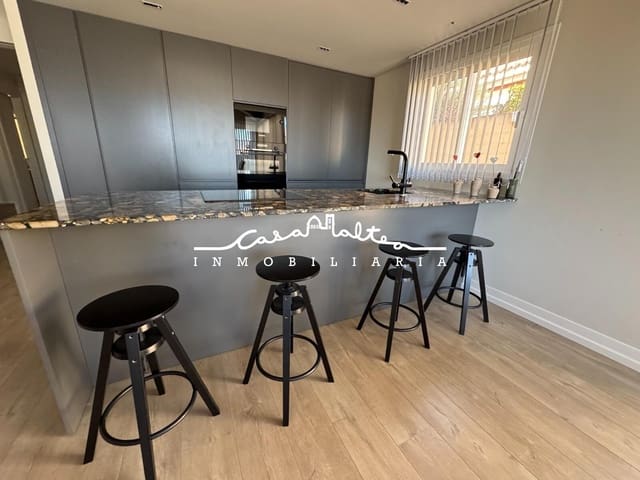 3 bedroom Villa for sale in Polop with pool - € 397,000 (Ref: 9527844)