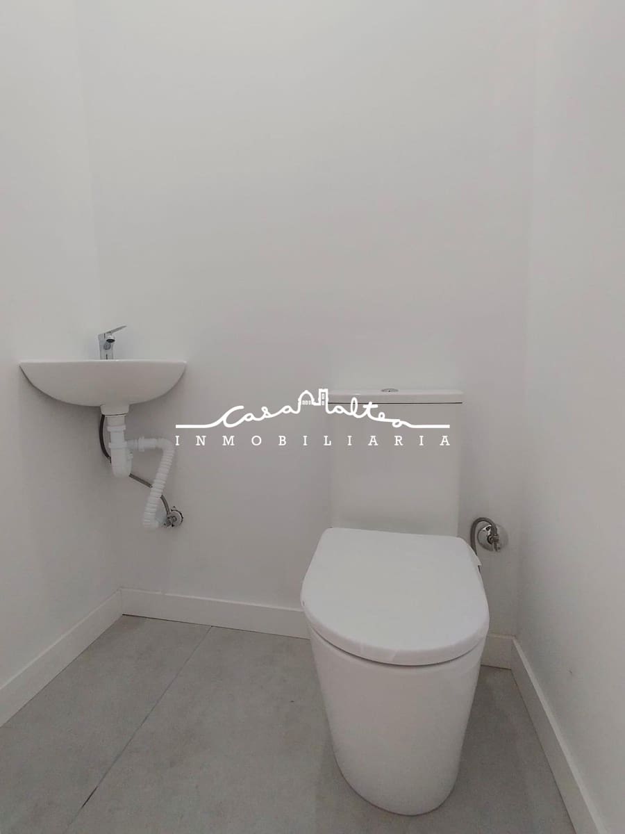 Commercial for rent in Altea - € 600 (Ref: 9541582)