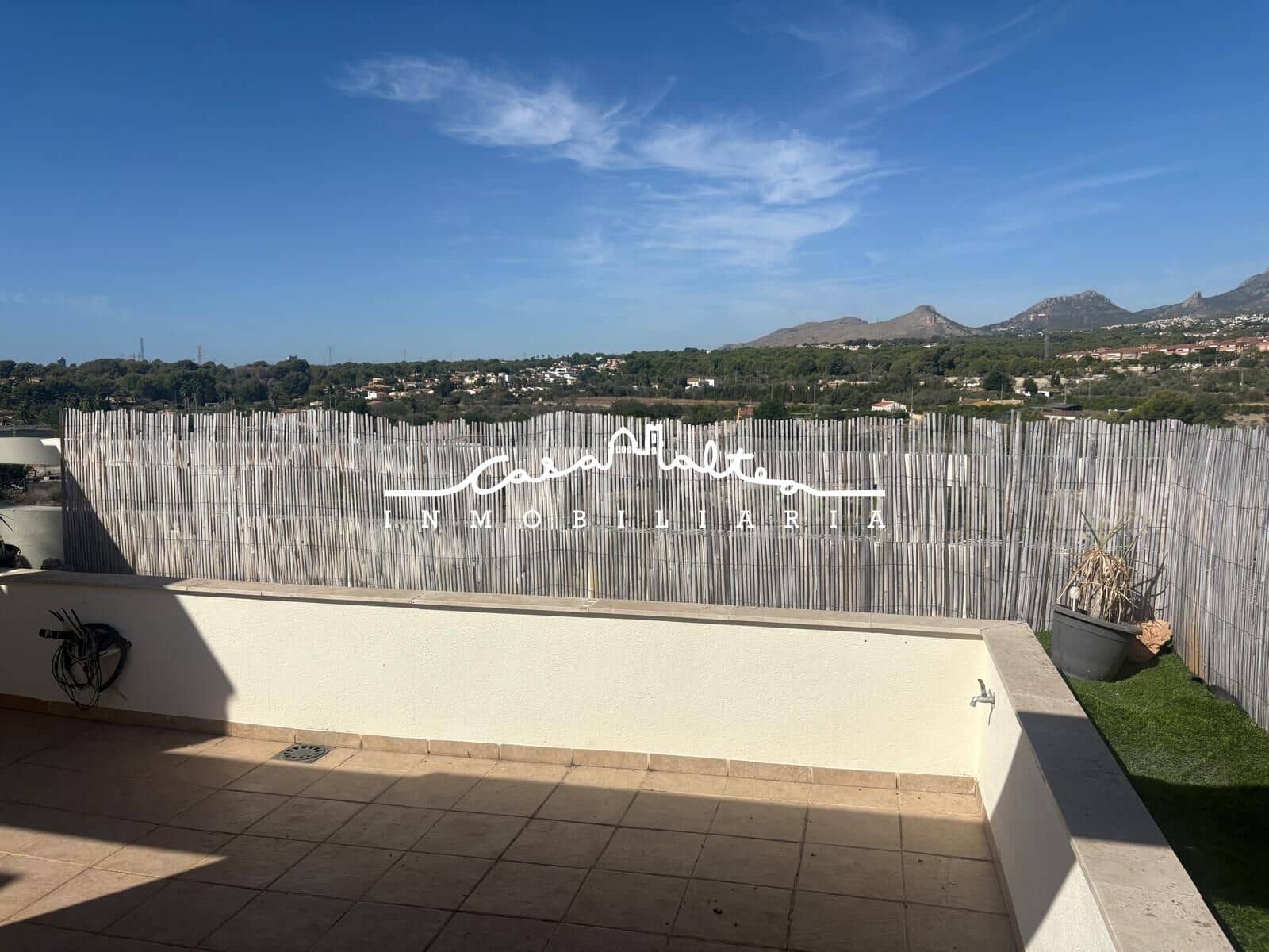 2 bedroom Penthouse for sale in Alfaz del Pi / L'Alfas del Pi with garage - € 299,900 (Ref: 9627769)