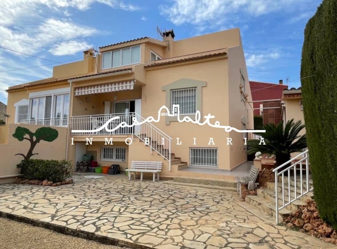 5 chambre Villa/Maison à vendre à La Nucia avec garage - 429 000 € (Ref: 9645180)