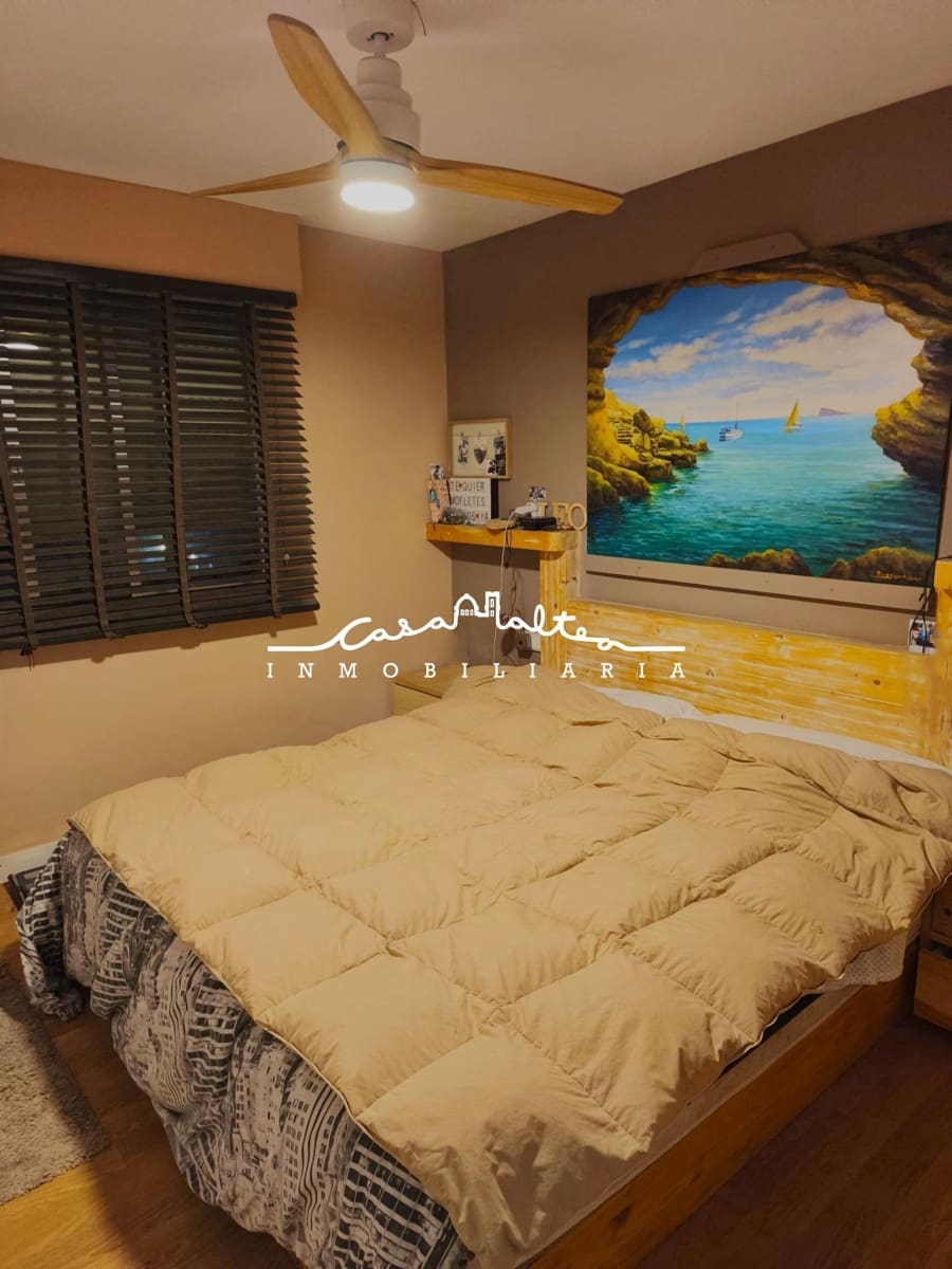 3 makuuhuone Asunto myytävänä paikassa Benidorm mukana uima-altaan - 262 000 € (Ref: 9648356)