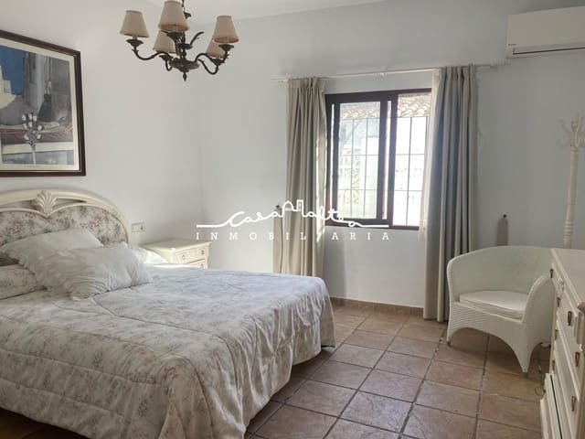 5 slaapkamer Rijtjeshuis te koop in Altea - € 395.000 (Ref: 9659566)