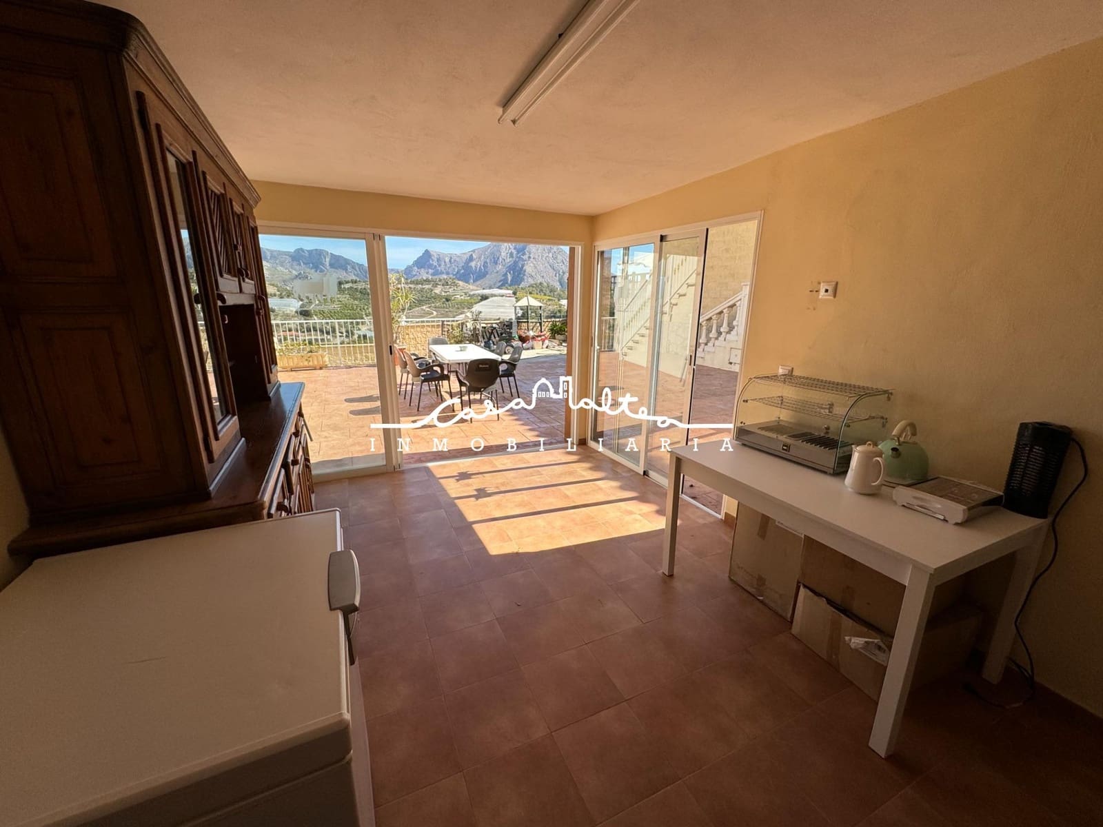 5 soveværelse Villa til salg i Callosa d'En Sarria med swimmingpool garage - € 330.000 (Ref: 9690943)