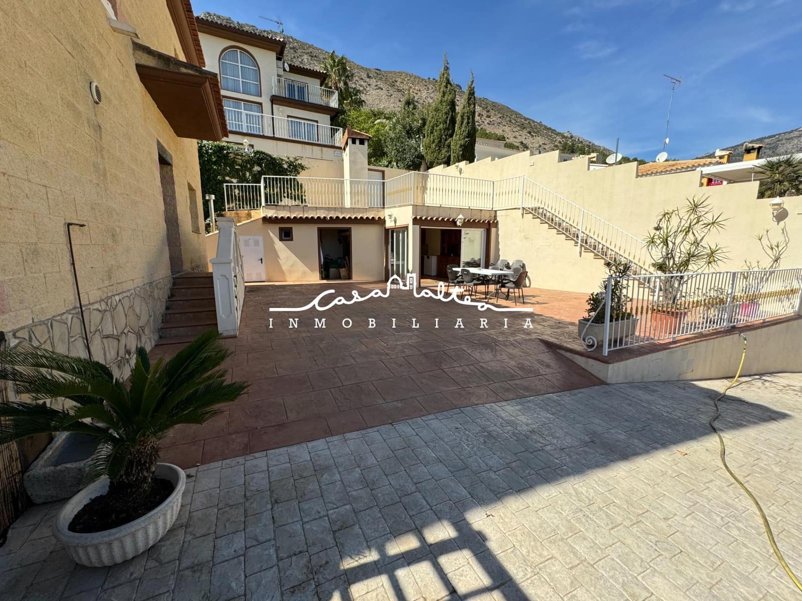 5 soveværelse Villa til salg i Callosa d'En Sarria med swimmingpool garage - € 330.000 (Ref: 9690943)